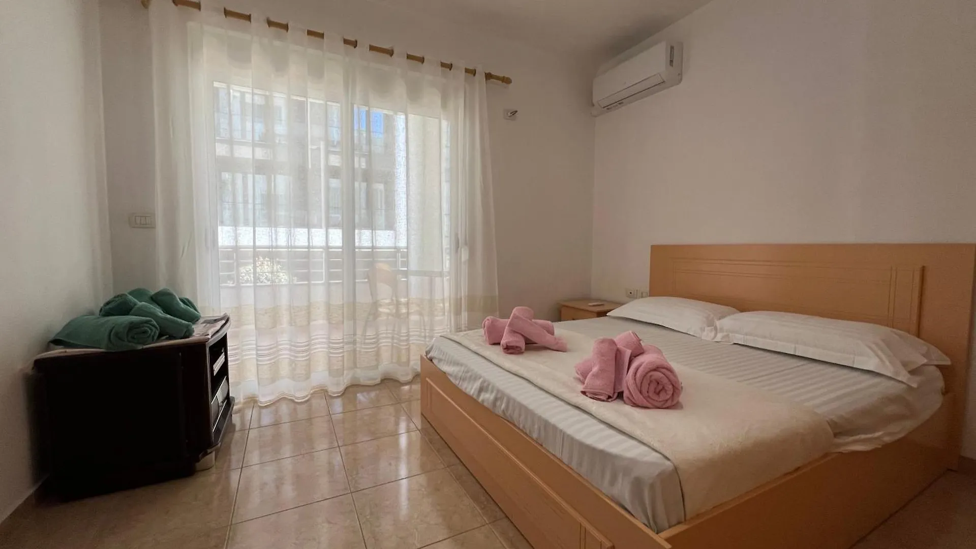 Bellavista Qerret Apartments غوليم
