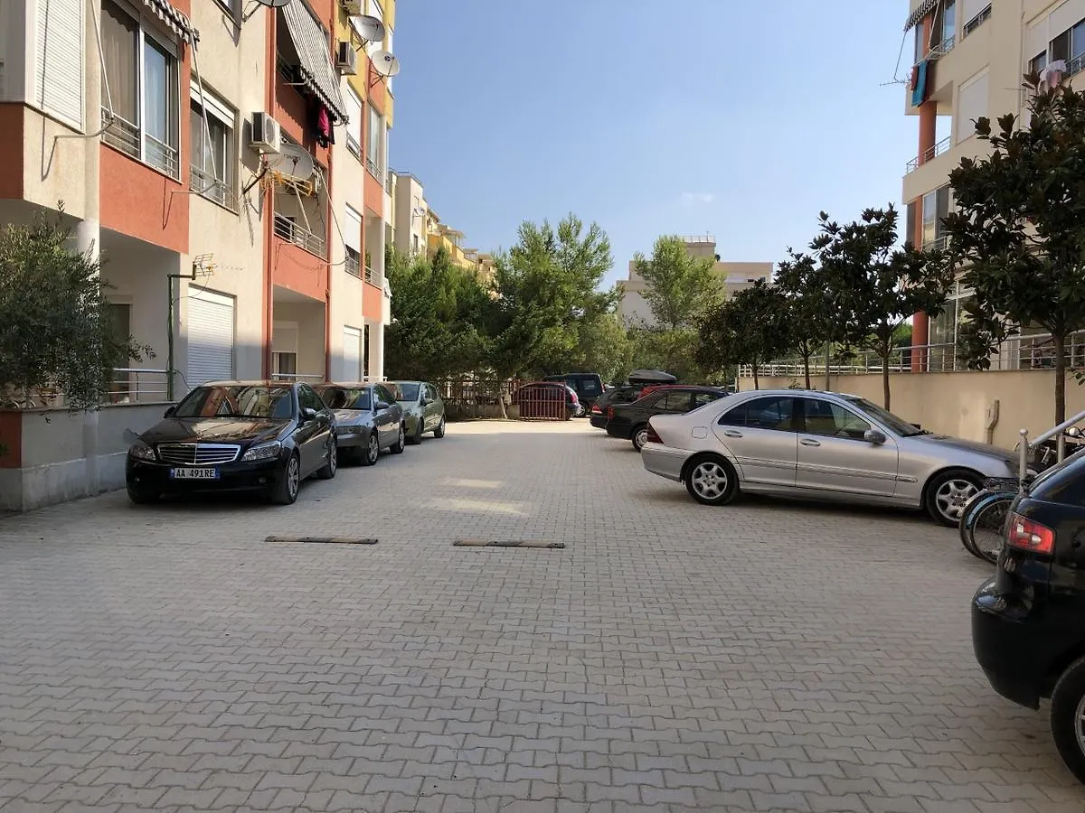 Bellavista Qerret Apartments غوليم
